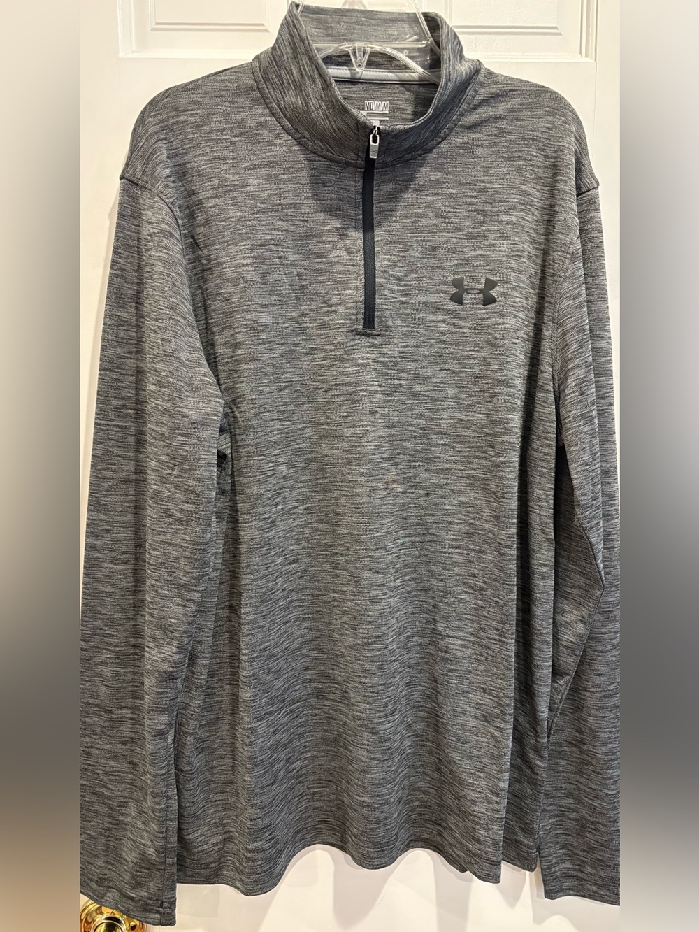 Under Armour Men's Heather Gray Quarter-Zip Pullover. Size M